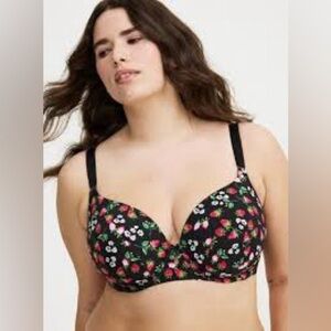 Torrid Perfect T-Shirt underwire Bra Strawberry Bloom Rich Black, 46D.